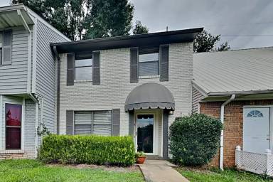 Main picture of 2468 Hampstead Dr