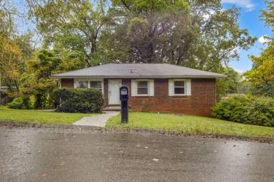 Main picture of 2347 Sylvania Ave