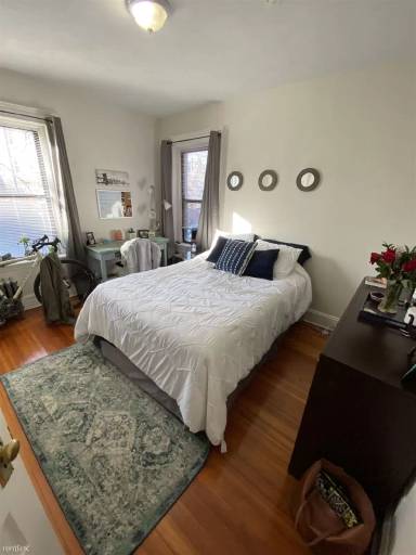 Main picture of 122 Park St