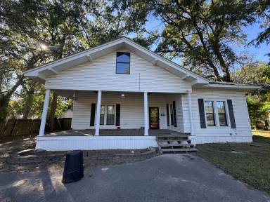 Main picture of 608 N Montgomery St