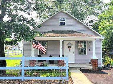 Main picture of 320 Third St