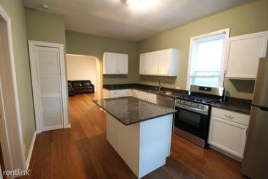 Main picture of 2115 W Wellington Ave