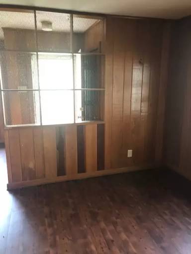 Main picture of 209 E Jordan St