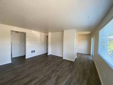 Main picture of 1314 NE Odell Ave