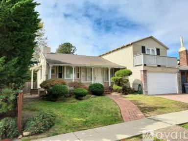 Main picture of 255 Behrens St