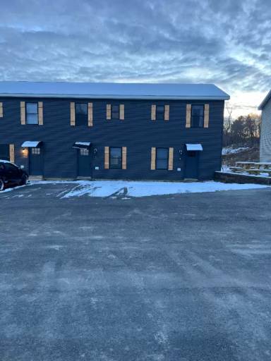 Main picture of 672 Main Road Unit14