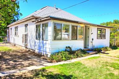 Main picture of 165 1st St