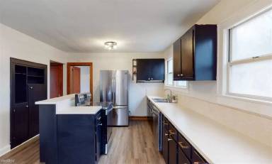 Main picture of 3330 Sims St
