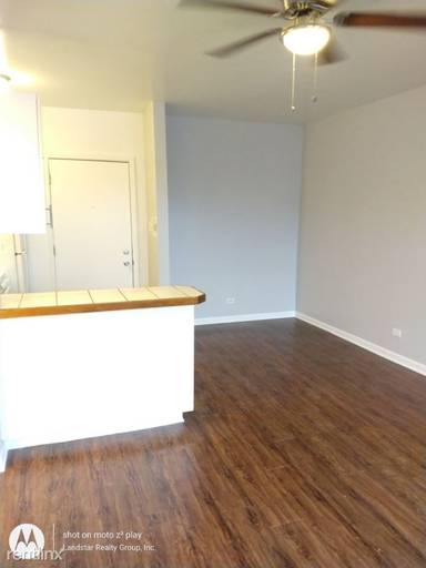 Main picture of 4031 N Kenmore Ave