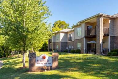 Main picture of 100 Thornton Ct