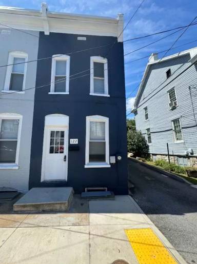 Main picture of 114 N Conococheague St
