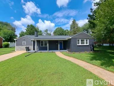 Main picture of 4705 Clarke St