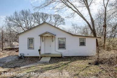 Main picture of 8311 Wabash Ave
