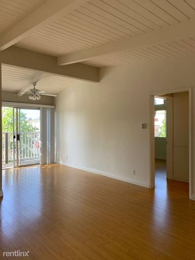 Main picture of 3911 Wade St