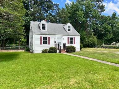 Main picture of 210 Pine Grove Rd