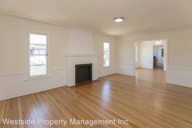 Main picture of 5667 Packard St