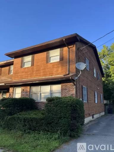 Main picture of 56 Champlain St