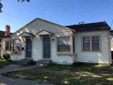 Main picture of 711 Iverson St