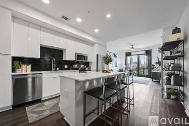 Main picture of 40 28th St NW