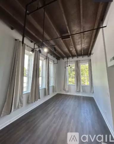 Main picture of 225 Jackson Ave