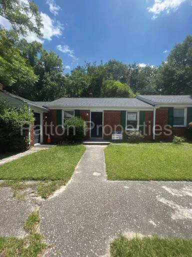 Main picture of 820 Raleigh St