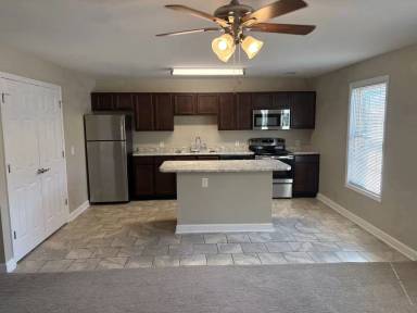 Main picture of 404 Southern Cross Dr