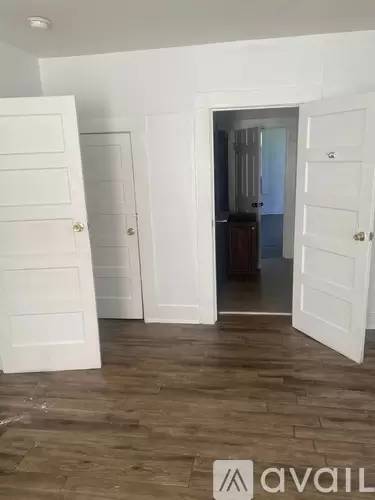 Main picture of 522 W 69th St
