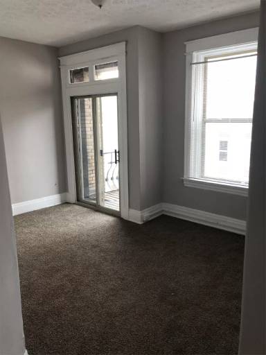 Main picture of 2457 Maplewood Ave