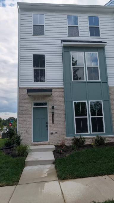 Main picture of 15301 Sunray Way