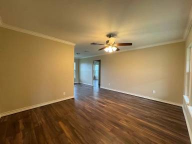 Main picture of 4722 Queen Dr