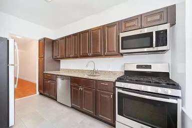 Main picture of 19 Marine Ave