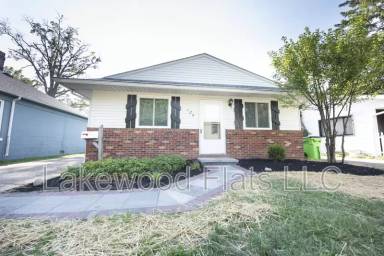 Main picture of 124 Forest Blvd