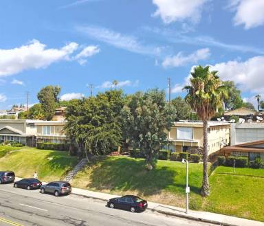 Main picture of 1655 W Malvern Ave