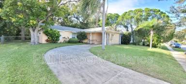 Main picture of 10 Winding Ridge Rd