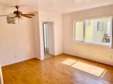 Main picture of 933 6th St