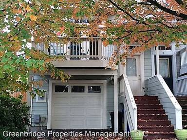Main picture of 4 SW Gibbs St