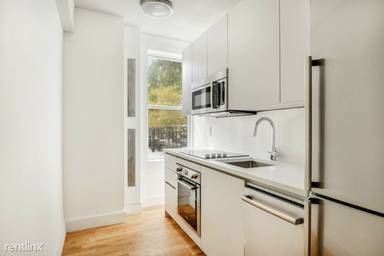 Main picture of 301 East 21st St