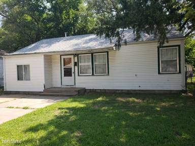 Main picture of 1052 S Edwards Ave