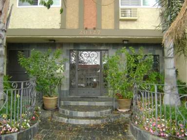 Main picture of 20327 Saticoy St