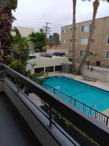 Main picture of 4424 Woodman Ave
