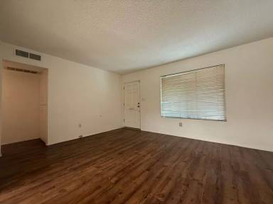 Main picture of 302 Calvin St