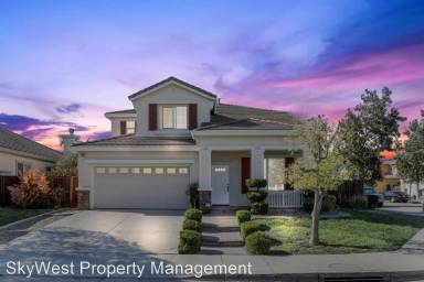 Main picture of 1695 Thelma Loop