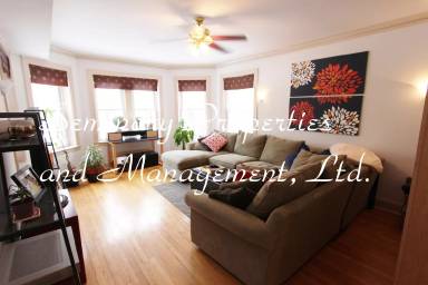 Main picture of 1436 W Belle Plaine Ave