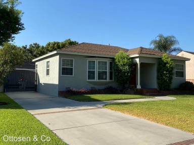 Main picture of 212 W Atara St