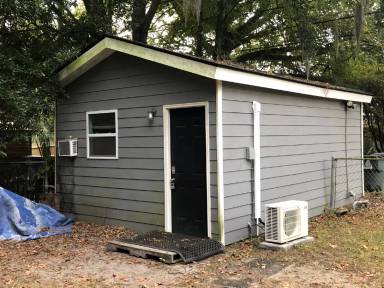Main picture of 1225 E Park Ave