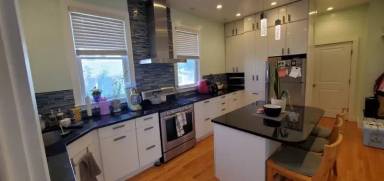 Main picture of 82 Edwards St