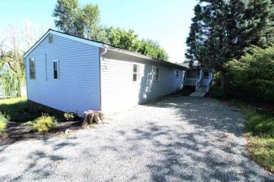Main picture of 121 House Rock Rd