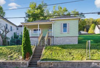 Main picture of 1627 W Pike St