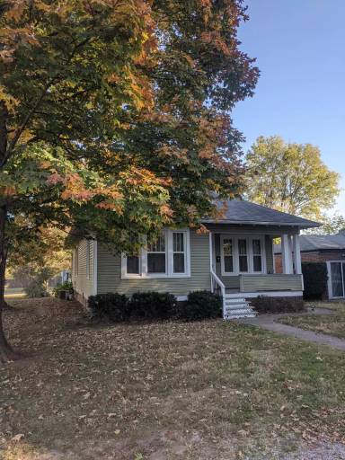 Main picture of 122 Teckla Ave