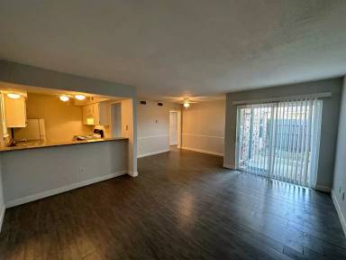 Main picture of 4820 Wellesley Ave